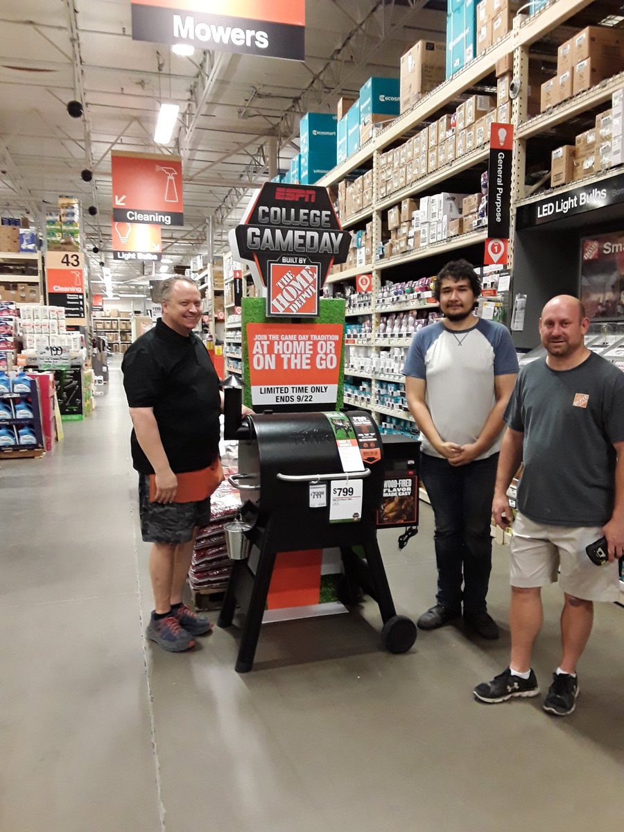 RondaFlynnn's tweet photo. Humbled by the #support and #partnership that MET and our freight team have for each other at @HD8582. They brought down each sku needed for #CollegeGameDay for #perfectproject execution. @BrentBareTHD @D66Celest @MarcRamirezTHD @BainesMarcy @ehaggggg @AttusoRyan #OneTeam https://t.co/kkMCm2bg0q