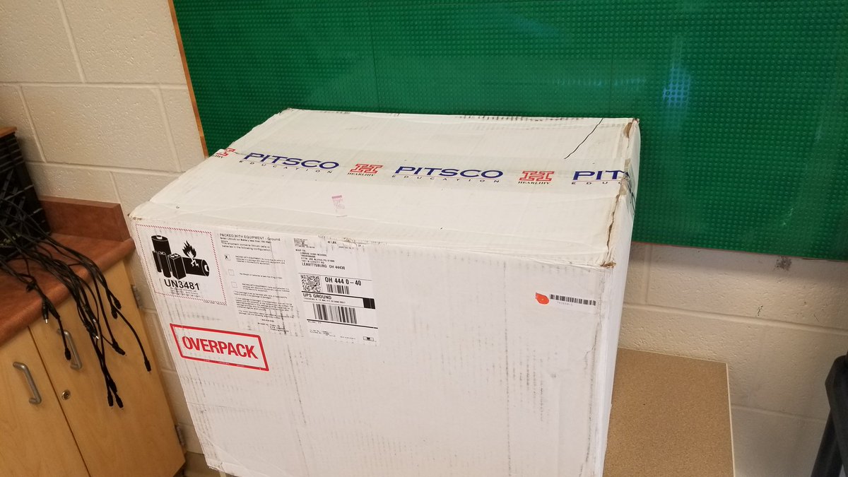 JoeSlifka's tweet image. Stops in at school to set up computers. Sees multiple boxes from @pitscoed.
*don&apos;t open them up, you have lots of work to do.*
*don&apos;t open them.*
Maybe just a quick peek...

OMG, YOU GUYS!! LOOK! WOW! LET&apos;S OPEN ALL THE BOXES!!!
#tetrixrobotics #prizm #ps4 #futureisnow