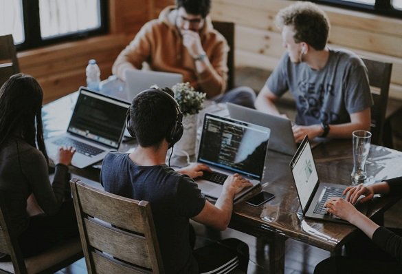 SDWorx's tweet photo. In June last year, SD Worx purchased 40% of GlobePayroll’s shares. SD Worx has now increased its participation by acquiring an additional 10.01% of the shares. See how SD Worx and GlobePayroll have strengthened their partnership here: https://t.co/DpF3QiFzOU https://t.co/8GLJiU5TYP