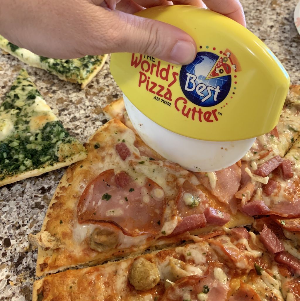 CrossCoPromos's tweet photo. This really IS the World’s Best 🍕 Cutter! Makes it easy to cut and comes apart for easy cleaning in the dishwasher. 
#stillafavorite #yearsofuse #kitchenpromos #useful #easycleaning https://t.co/pw2kuUKoH1