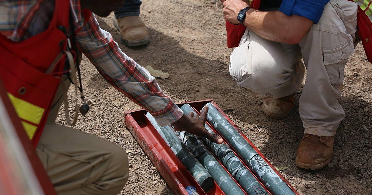 SaramaResources's tweet photo. Sarama successfully completed oxide focused #drilling program on #SouthHoundé Project.
Awaiting drill results & conducting enhanced #exploration to increase existing 600koz AU oxide mineral #resource across the South Houndé and #ThreeBee Projects.
More: https://t.co/o3hTUZqlrm https://t.co/00f3tDYHHQ