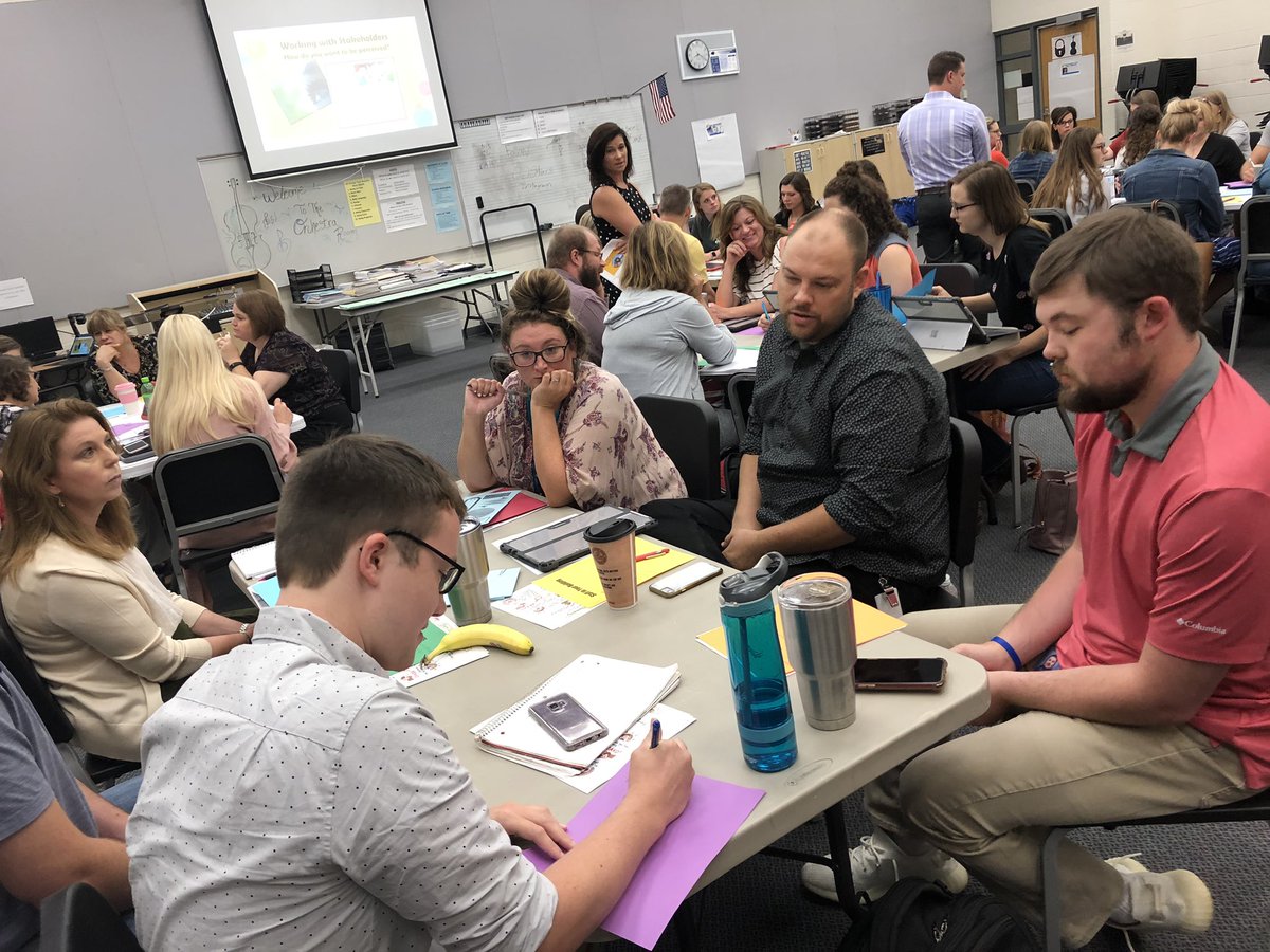 lierzrungirl's tweet photo. How do you want to be perceived as a teacher? #simultaneousroundtable @olathenewed @LarsonIRT @kamielzimm @aj_casp https://t.co/A4drIRCcZz