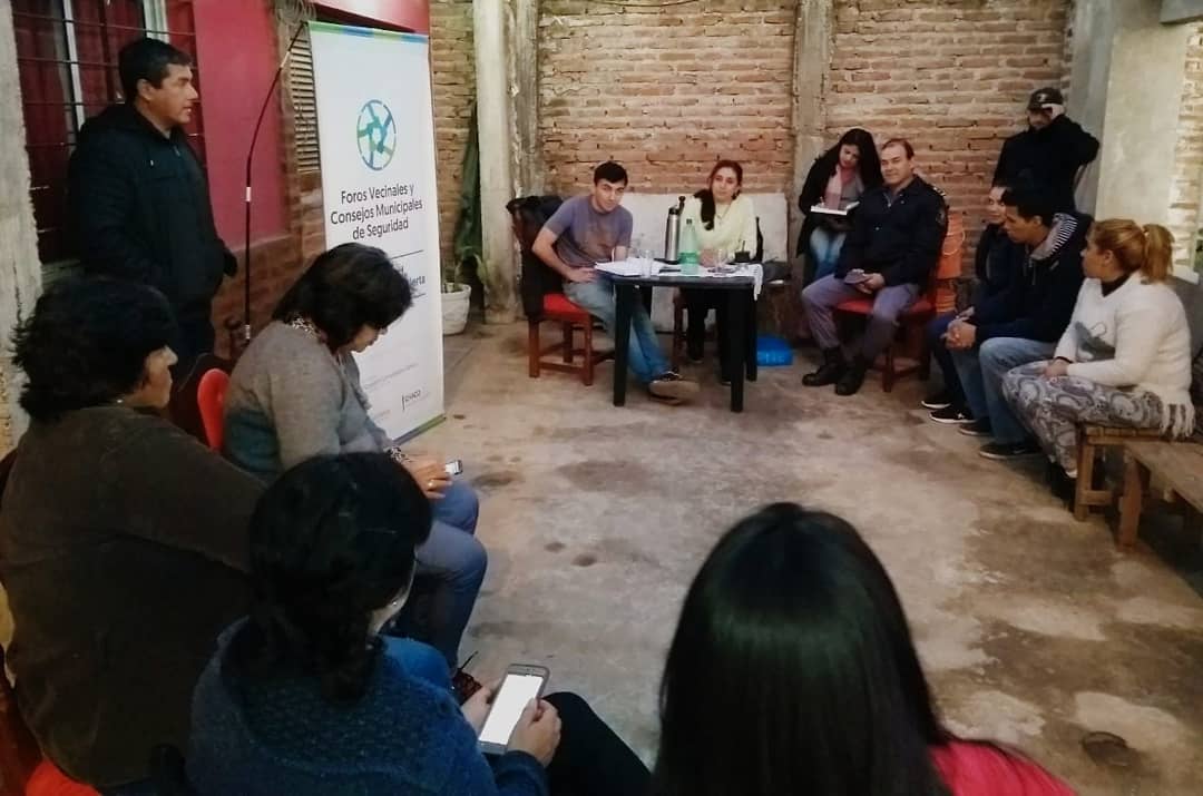 subsepartcomyg's tweet photo. Seguimos fortaleciendo la #ParticipacionCiudadana como el Gobernador @domingopeppo indicó. Nos reunimos con el #ForoVecinal de la 3a jurisdicción #Barranqueras Charlamos c/ los vecinos/as de las 20 viv sobre cuestiones de #Seguridad
@ChacoGobierno
@SeguridadChaco
@FantinNestor https://t.co/CV2o5BJF46