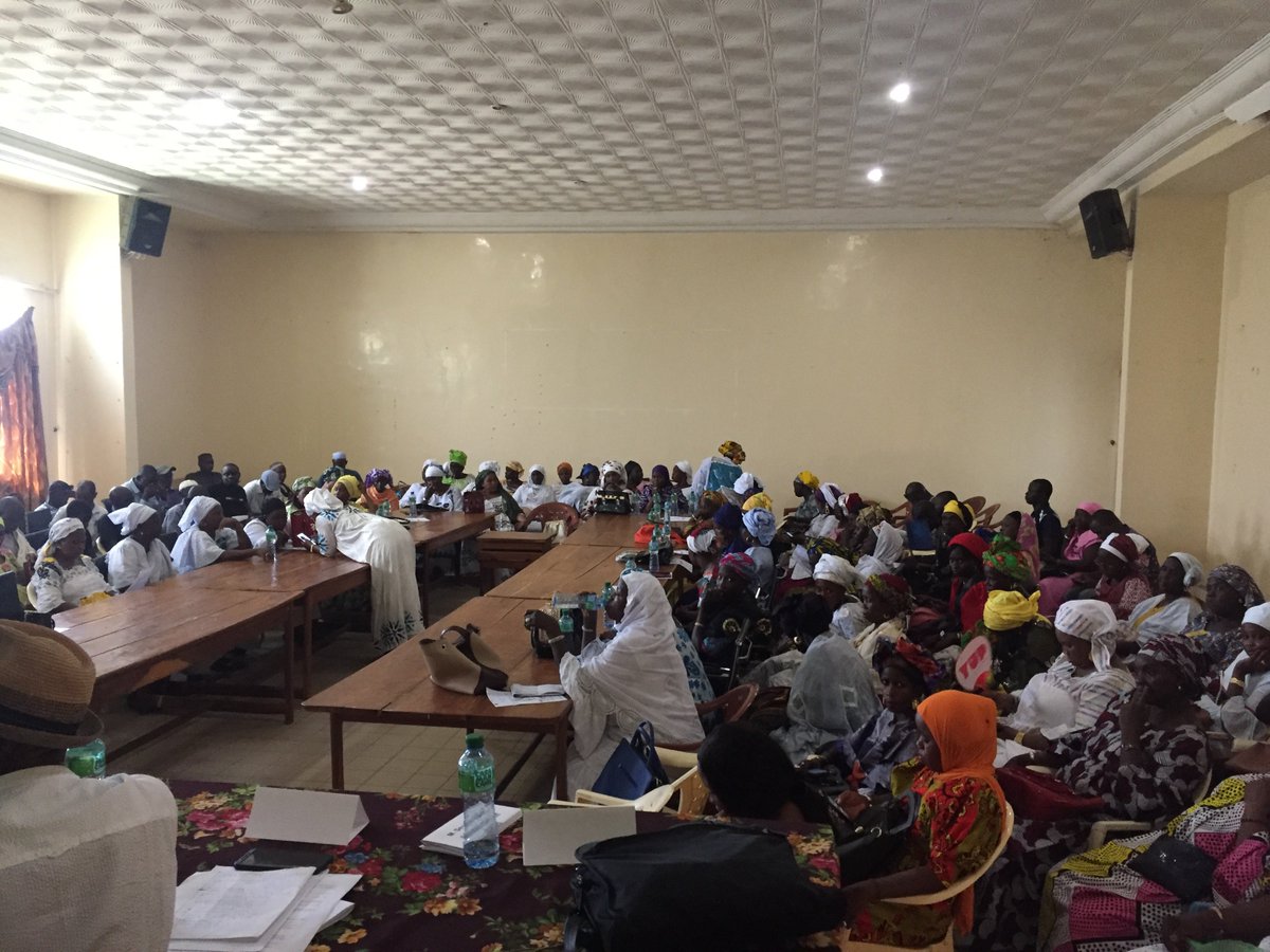 Table de Paix de Kolda: participation massive des femmes de kolda avec la <a href="/PlatformFemmes/">PFPC</a> dans les processus de prise de décision avec de fortes recommandations pour renforcer la paix et la sécurité en Casamance. #Peace #Casamance <a href="/boucarbabaGHM/">Boucar Baba Ndiaye</a>  <a href="/Suisse/">Suisse</a> <a href="/PWAGInd/">PWAG Indonesia</a>