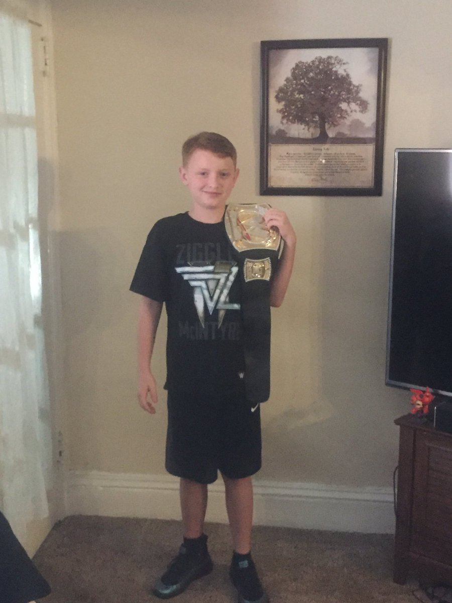 Amber_22785's tweet photo. Ryan’s Career Day at Summer Camp...you guys are the BEST🤩@HEELZiggler @DMcIntyreWWE https://t.co/UOyUTpPkWf