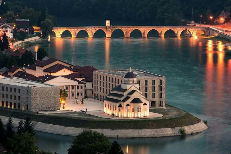 peravojchan's tweet photo. Bridge on the river Drina
Serbia https://t.co/XBlF92WnxJ