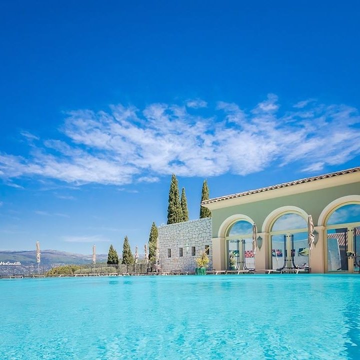 DdfPaca's tweet photo. Faire ploof aprรจs le #golf dans un #hotel5stars avec #CotedAzurgolfs et le @LeMasCandille ๐
#golf #mougins #cannes #frenchriviera #golfer #golfpass #france #CotedAzurFrance #france #travel https://t.co/JhDokgUoYD