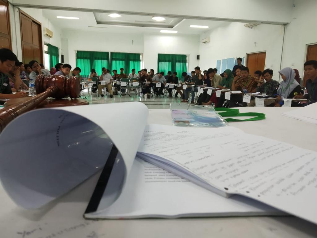 erdyfakhri's tweet photo. Mending ikut pelatihan lagii gih, atau bedah buku dong, biar tuntas Ideopolstratak nya.
Kami pura2 diam aja😋
#RakyatRugiPunyaPemimpinJae https://t.co/jTelbhfzUQ