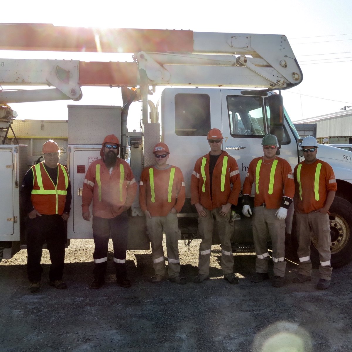 Hydro One On Twitter This Kapuskasing Crew Jumped Into Action After Witnessing A Vehicle Hit A Transport Truck And Roll Into The Ditch They Called 911 Extinguished The Vehicle On Fire And