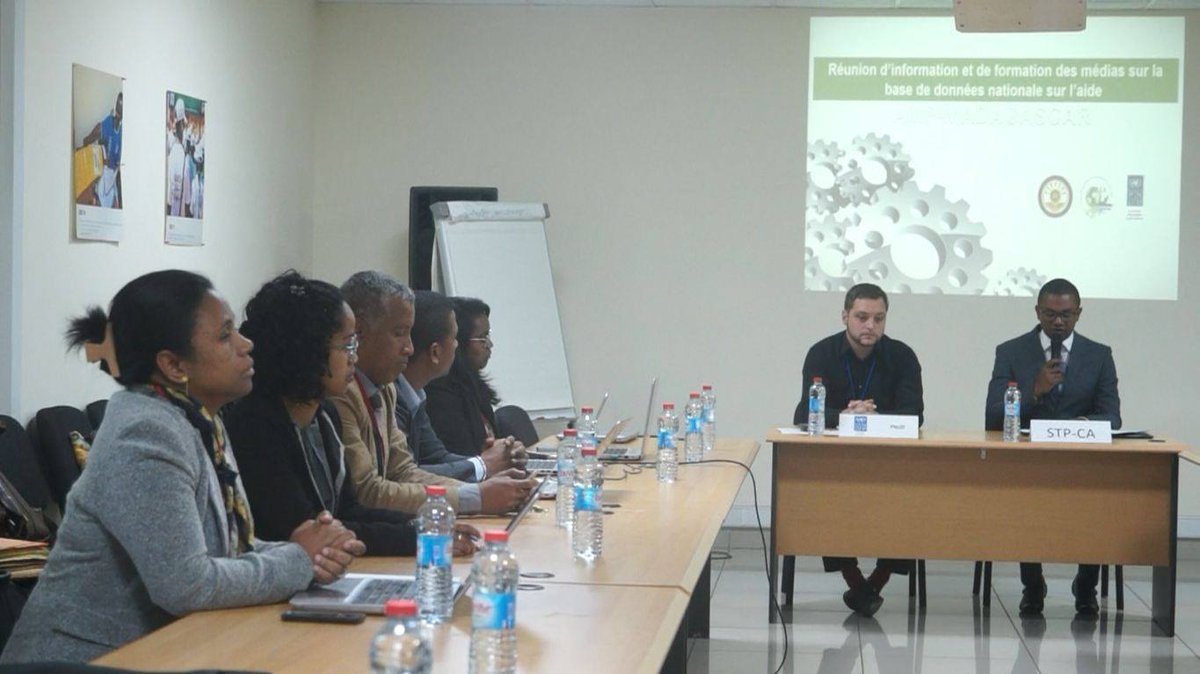 Une plateforme de gestion des aides amp-madagascar.gov.mg existe à Madagascar. Cette plateforme a été mise en place depuis 2009 avec l’appui du <a href="/pnudfr/">ONU Développement</a>, <a href="/Banquemondiale/">Banque mondiale</a> , #Allemagne.
Réunion d'information des médias sur l'usage de #amp ce jour. bit.ly/33865QG