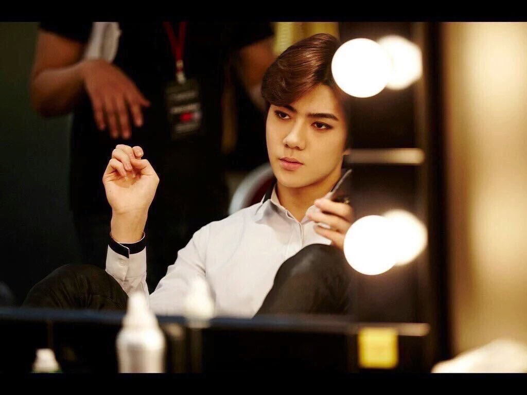 sehunspics's tweet photo. bad bitches only https://t.co/pCRdMZlTYQ