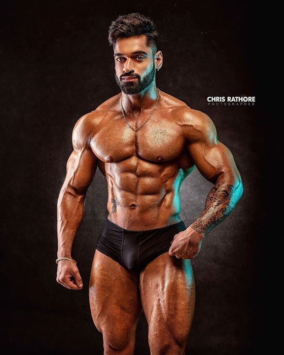 indianbodybuild's tweet photo. Ranjeet Singh @ranjeet_singh_rick 💪
#Repost
Untill they meet a wolf
Every dog🐕 thinks he's the ALPHA🦁
.
@chrisrathore.photo
.
#ranjeetsinghricky #peopleschamp #teamcorejailroad #eggon #ihffsquad #rippedupnutrition #classicphysique #onelove #onedream #hunk #inspire #class #s… https://t.co/Yawf8oQOjv