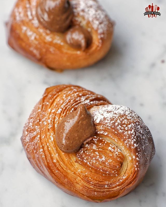 Quand @dimples_man travaille notre praliné, c’est pour en faire de délicieuses brioches feuilletées ! ift.tt/2YrxEpC