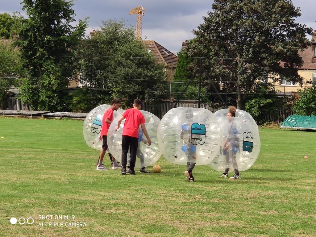 bdca247's tweet photo. Today involved zorbing, natural bird feeders and making our own puppets and #forkys Join us tomorrow for a mega drop slide, Go karting, open mic, sports, games,arts and crafts and so much more! @ Flanders field, 118 Napier Rd, East Ham, E62SG.Only £5 per child per day https://t.co/hQXZqzbV5r