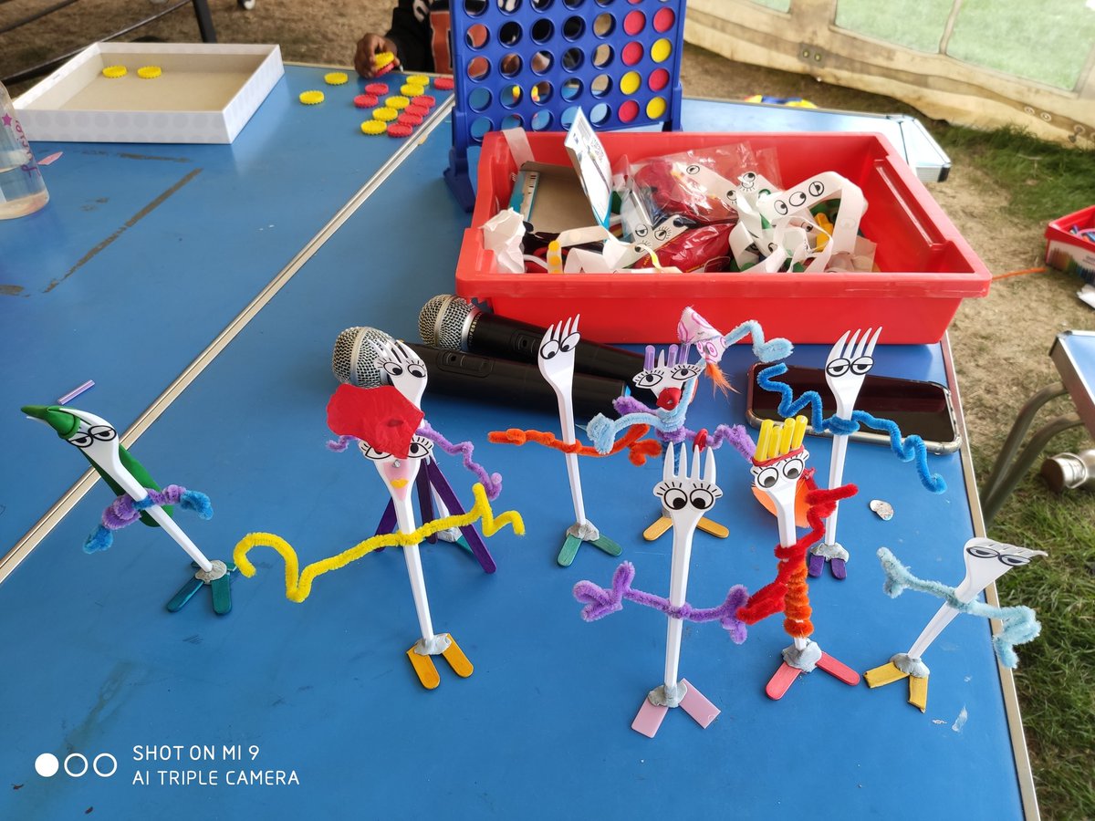 bdca247's tweet photo. Today involved zorbing, natural bird feeders and making our own puppets and #forkys Join us tomorrow for a mega drop slide, Go karting, open mic, sports, games,arts and crafts and so much more! @ Flanders field, 118 Napier Rd, East Ham, E62SG.Only £5 per child per day https://t.co/hQXZqzbV5r