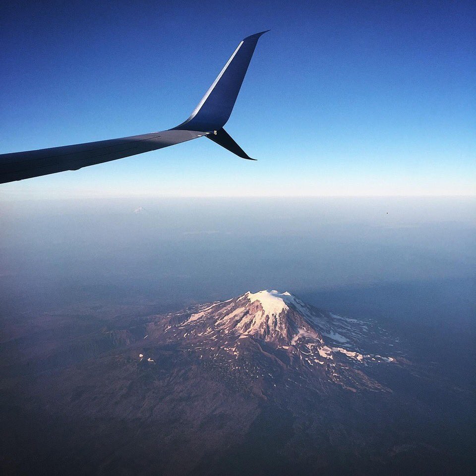 rmoon's tweet photo. Bye for now, Seattle. #aejmc19 #mountains #pnw #btrbound https://t.co/IevRD1eOBe