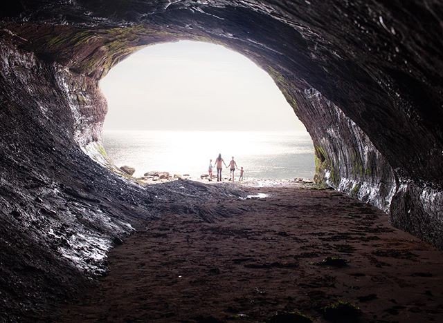 CBCNB's tweet photo. Exploring sea caves along the Fundy Trail might be the perfect family adventure. Thanks to Adam Carr for the photo.👨‍👩‍👧‍👦⁠
.⁠
.⁠
.⁠
#seacaves #bayoffundy #fundytrail #viewsnb #explorenb #discovernb #stmartins #familyadventure #newbrunswick #summeradvent… https://t.co/fAiElZ8QpT https://t.co/zFgGsa09UN