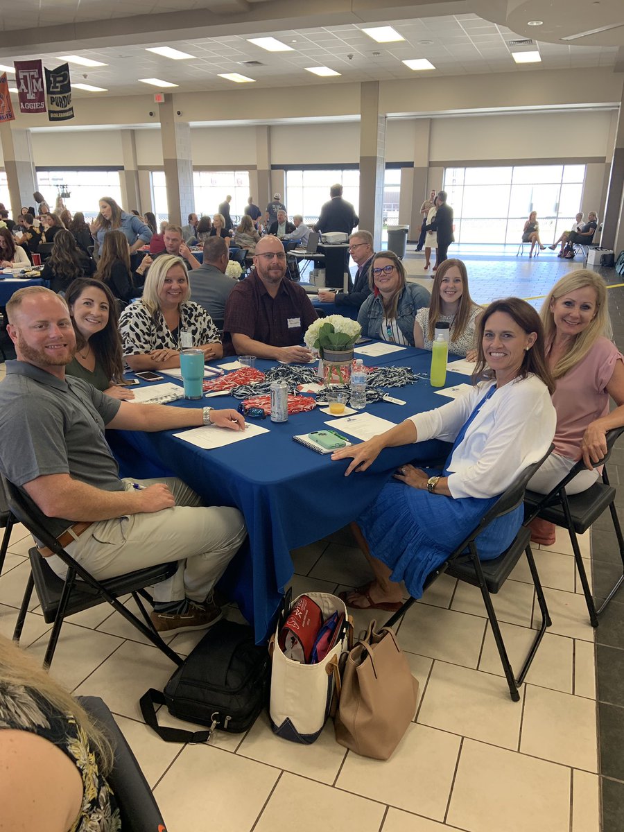 TISDTJHS's tweet photo. Welcoming our new teachers to Tomball Junior High at Day 1 of @TomballISD New Teacher Collaborative! We are ready for a great year and so excited to add these teachers to our talented staff! #TeamTomball #HappiestDistrictOnEarth https://t.co/YzTguMp73u