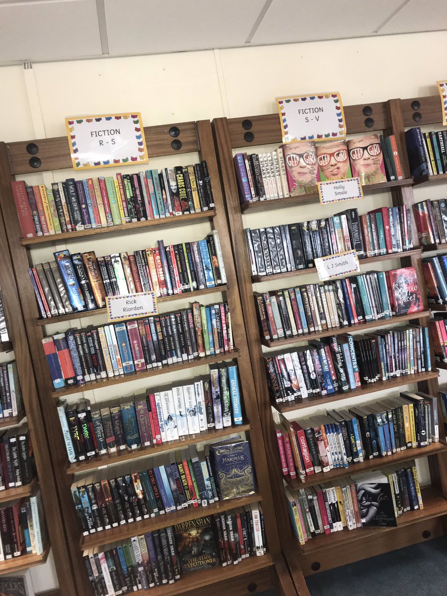english_missc's tweet photo. My little summer project coming along nicely. Little bit of renovation (and lots of colour) in the library📚🌈🎈 https://t.co/7iUy24OduQ