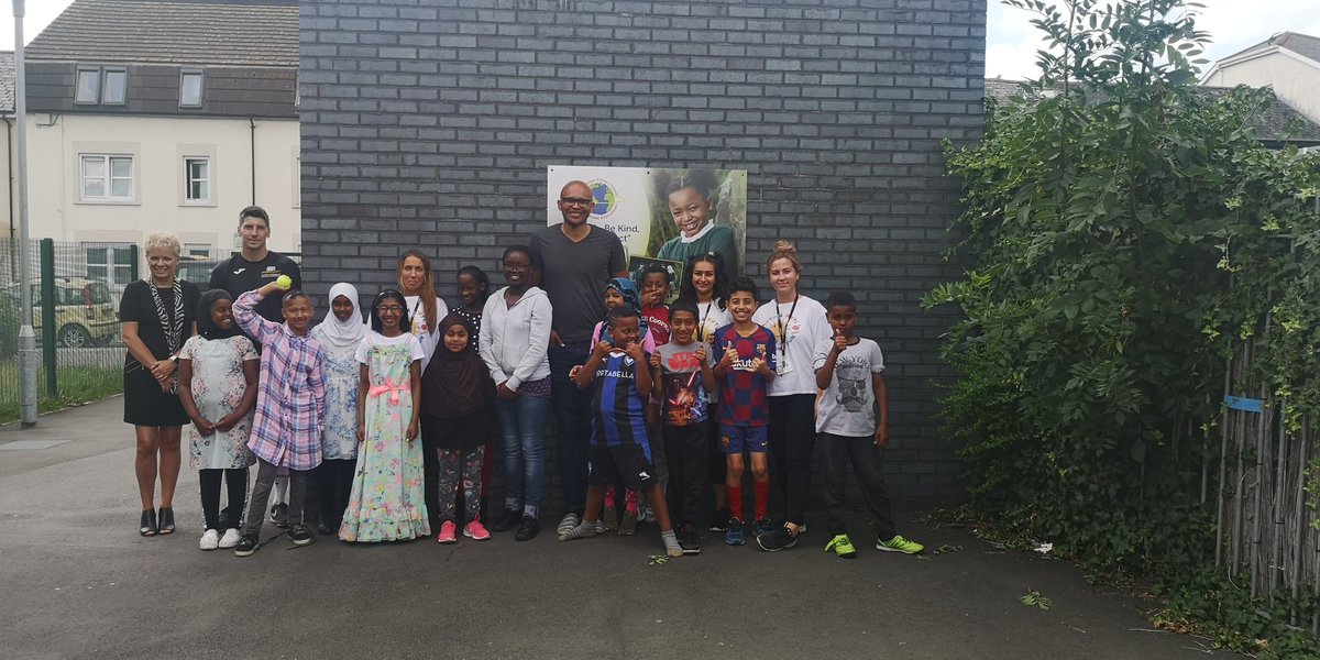 AdamsdownF's tweet photo. Today we were so lucky to have The Lord Mayor @DeAthCardiff visit us along with @JudithGregory28 to see all the lovely things at Adamsdown Food and Fun 🏫🍎🍓🍅🍇🍽️🎾 thank you all hope to see you next year! @AdamsdownF @foodandfunwales https://t.co/r6s8a1MdJf