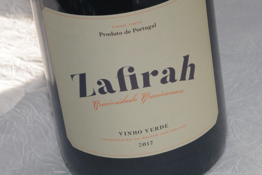vignartea's tweet photo. Zafirah ou l'exemple d'un Vinho Verde des plus atypiques ! Léger et d'une extrême élégance : une délicieuse surprise signée Constantino Ramos.
À ne rater sous aucun prétexte si vous êtes de passage au Nord du Portugal cet été !
https://t.co/YSfo7GArDb https://t.co/InK1dA3yDG