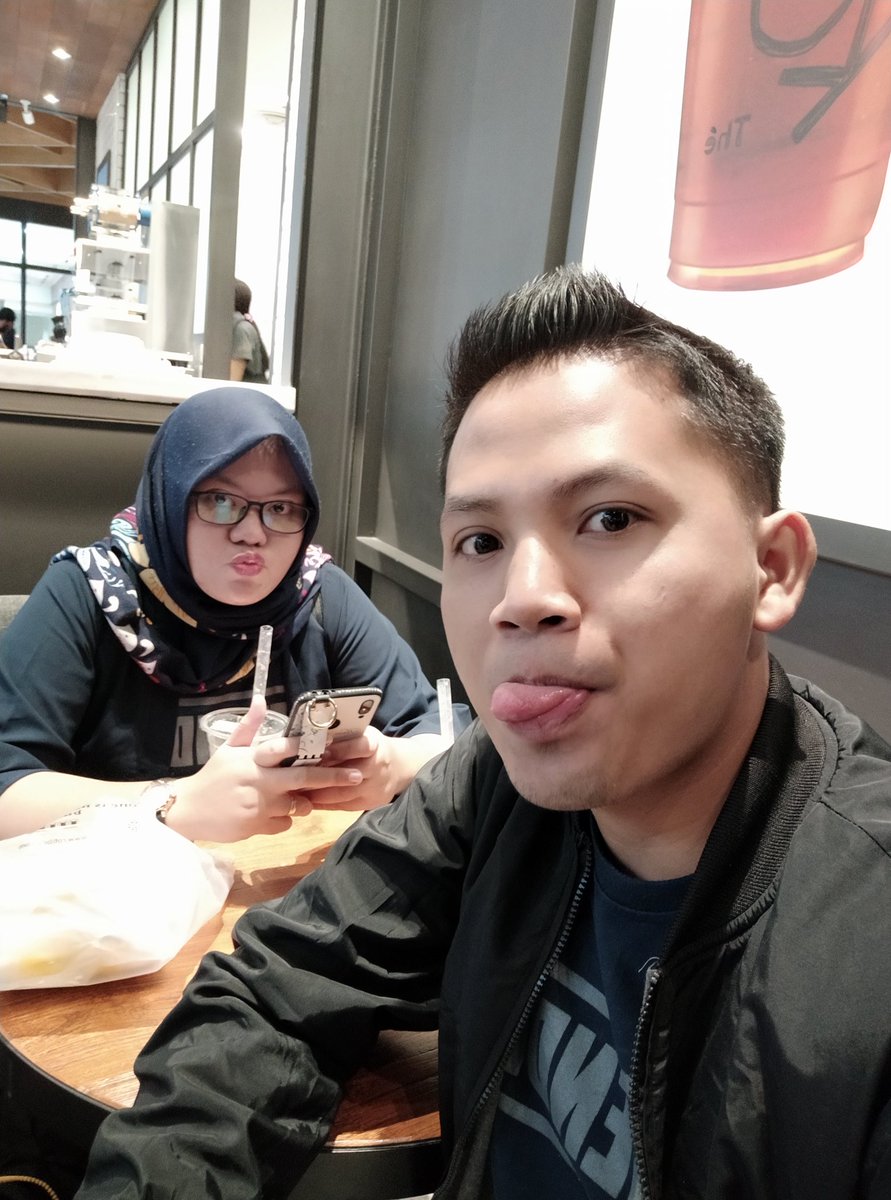 Miftakhur2's tweet photo. 😘 https://t.co/h5Su43C95f
