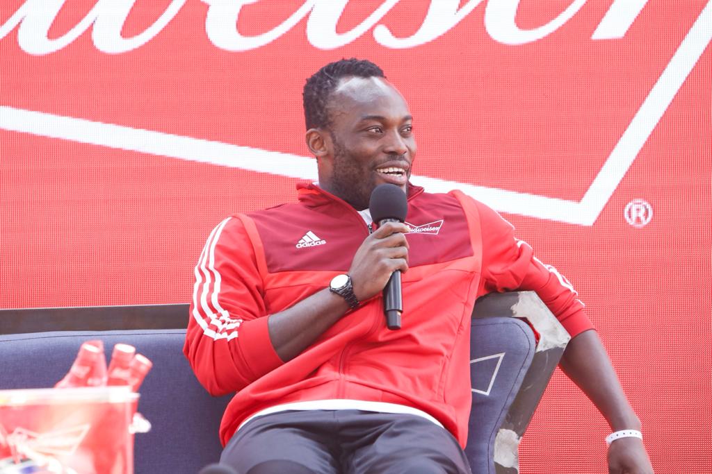 BudweiserGH's tweet image. GHANA! Let's show some love to @MichaelEssien by retweeting this. He played huge part of the launch of @budfootball in SA. 
#BeAKing #ShattaWeiser