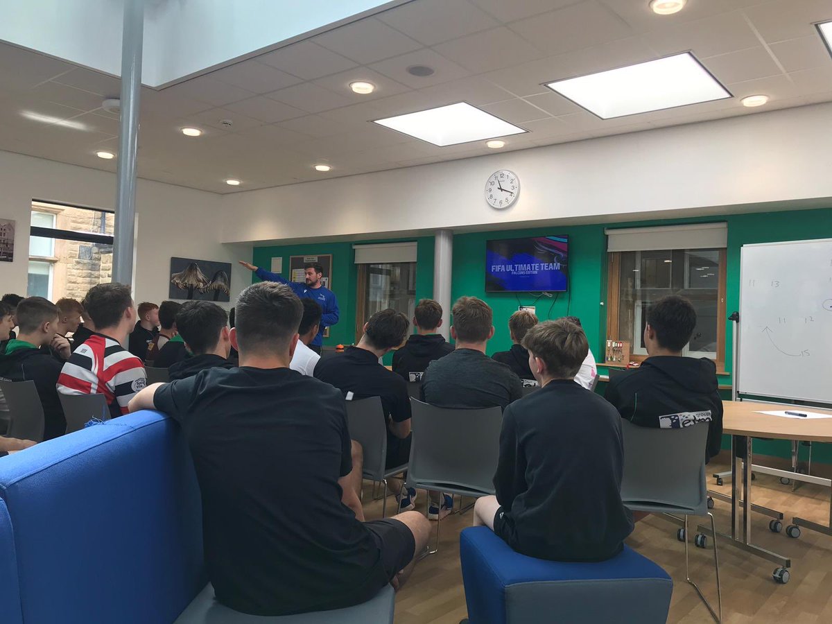 Academy_Falcons's tweet photo. Day 2 at @barney_school U16 camp and the players have already got through:
#Units 
#Nutrition 
#FalconsFIFA https://t.co/tTIHDUdaLV