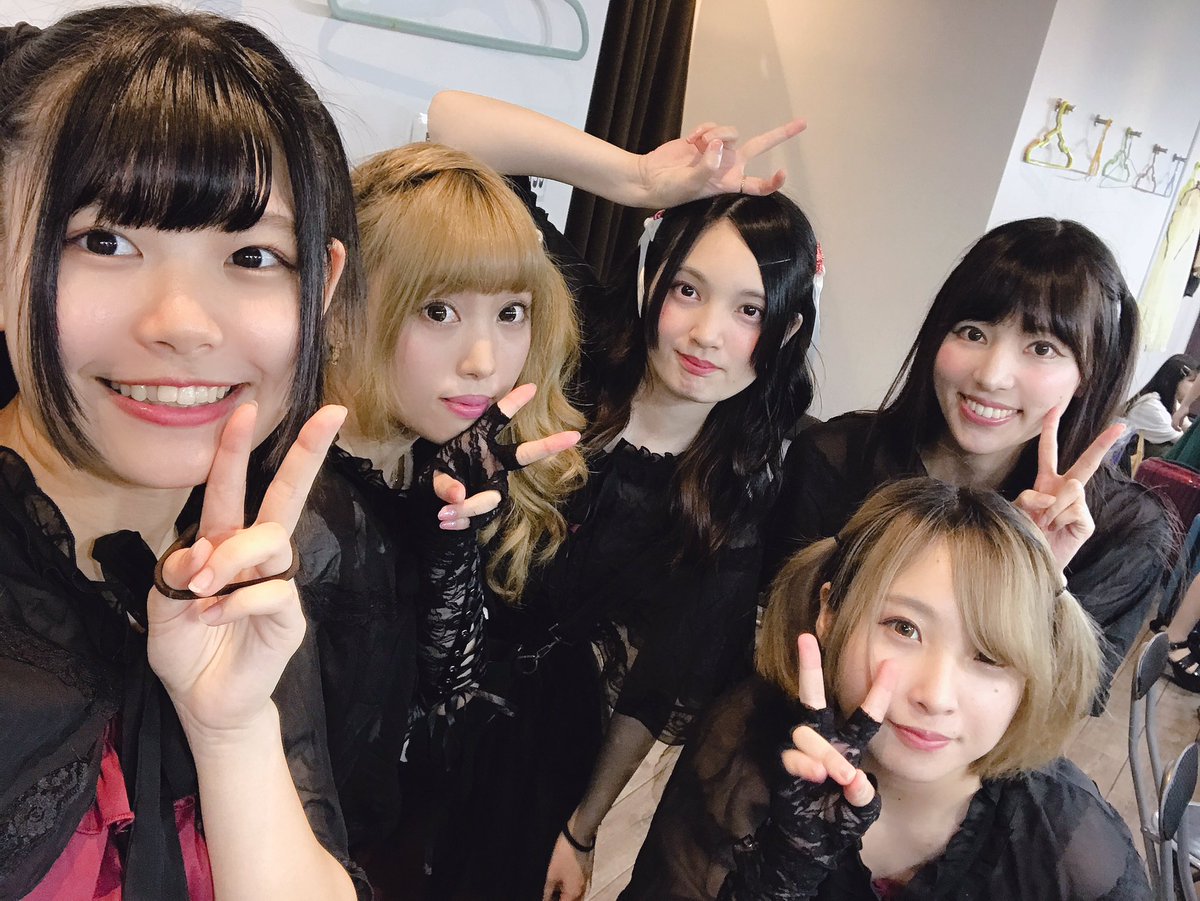 rikako_stayblue's tweet photo. 🍬🍬🍬🍬🍬🍬🍬🍬🍬🍬🍬
今日は2ステージliveでした!!
なんだか久しぶりな感じがした😶
初めましての方ともお話出来て嬉しいかったです( ˊᵕˋ )💓
燃えこれ学園さんの定期公演♪
メッセージとあめちゃん!!
嬉しい🙈美味しかったです☺︎
#LimitedCode #りゃーこ
🍬🍬🍬🍬🍬🍬🍬🍬🍬🍬🍬 https://t.co/ccZpUiNwCd