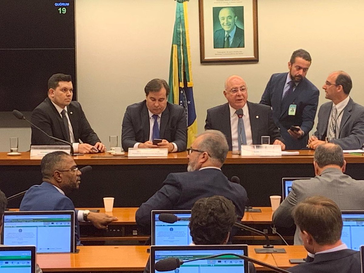 A Em Brasília  o deputado  federal Acácio Favacho acompanha a instalação da Comissão Especial da Câmara, que analisa marco regulatório das PPS – Parceria Público-Privadas.
Importante momento para o futuro de nosso país.