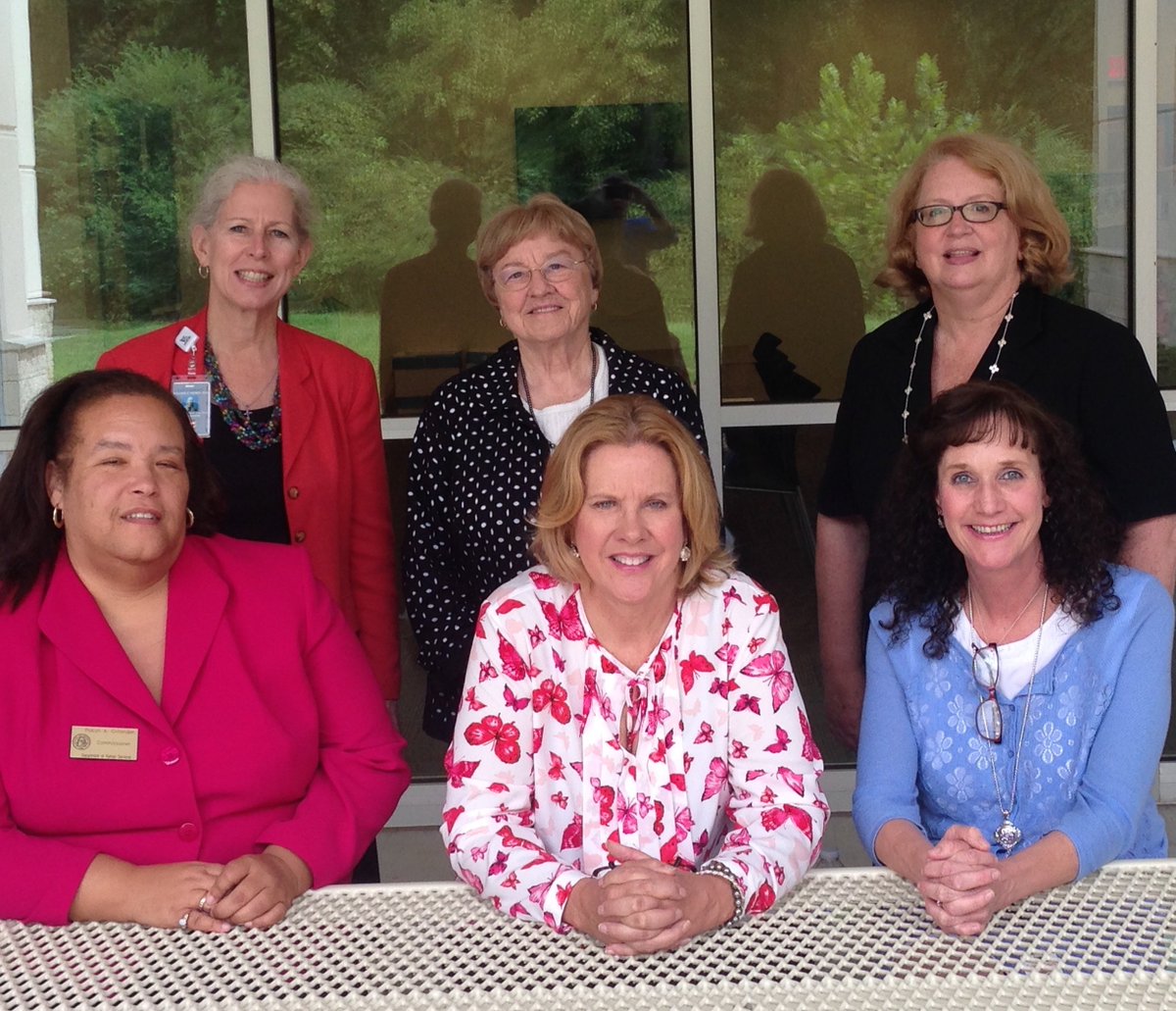 Renee_Unterman's tweet photo. In Congress, I’ll continue to focus on establishing public-private partnerships that better serve our seniors. #gapol #ReneeForCongress https://t.co/X0smrqeCWm