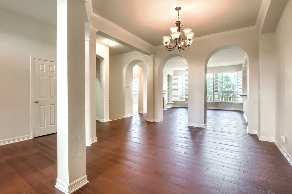 Walkthrough: Book real estate services instantly tweet media