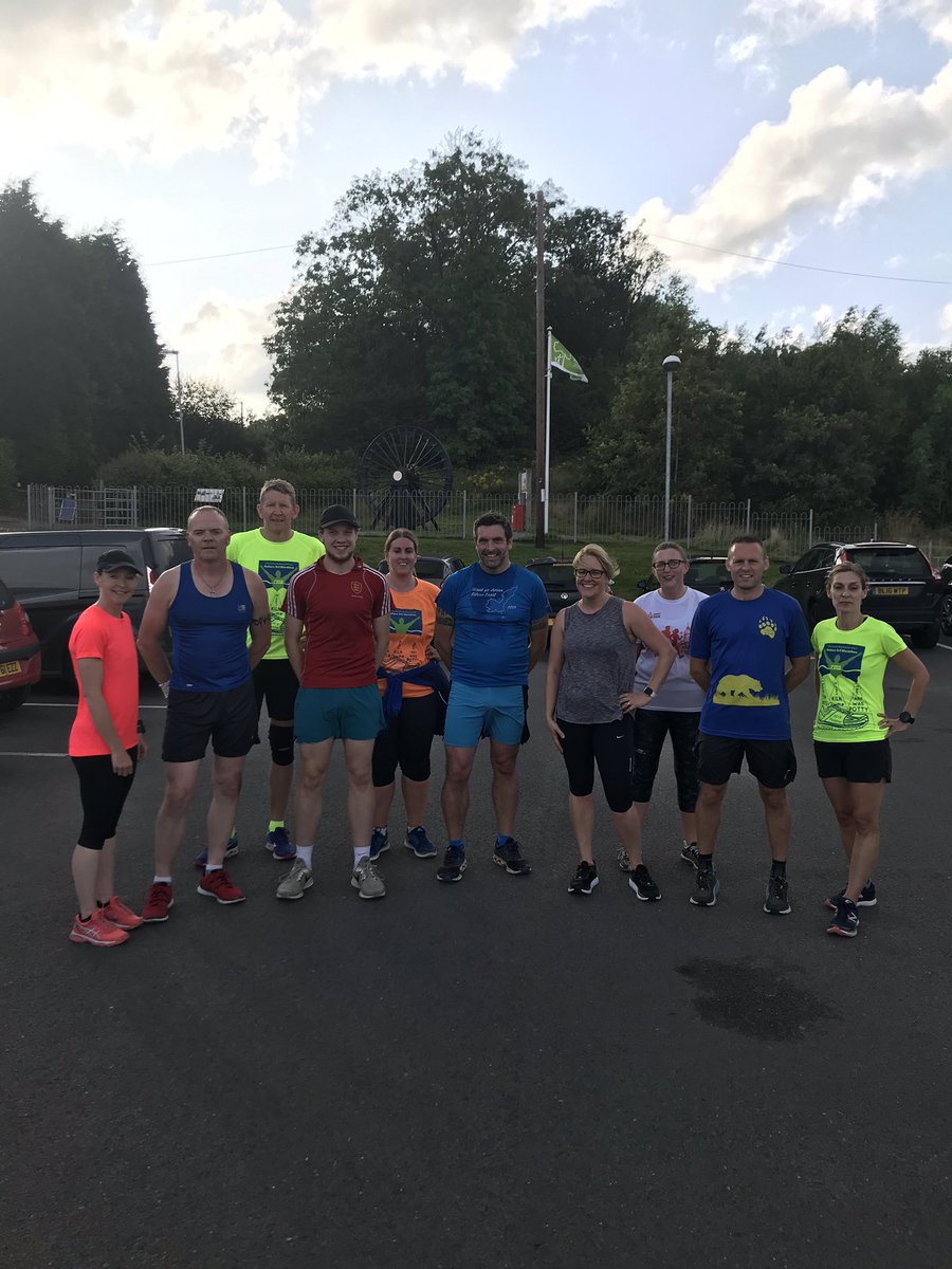 RunPlans's tweet image. Great session tonight at  Silverdale with a fantastic effort by all involved 👌🏼💪🏼
Well done guys @rayyevans @LisaASalmon79 @vickyemilyman @