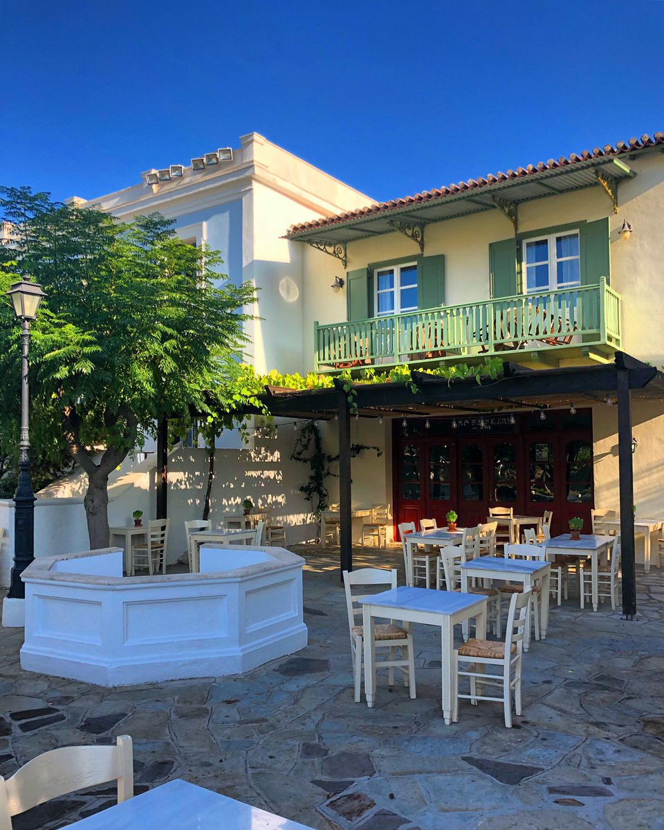 KirchnerBarbara's tweet photo. Spending time with our fantastic #TUIdx team in #Samos #creatingsmiles2019 @TUIGroup https://t.co/Obm55oclTB