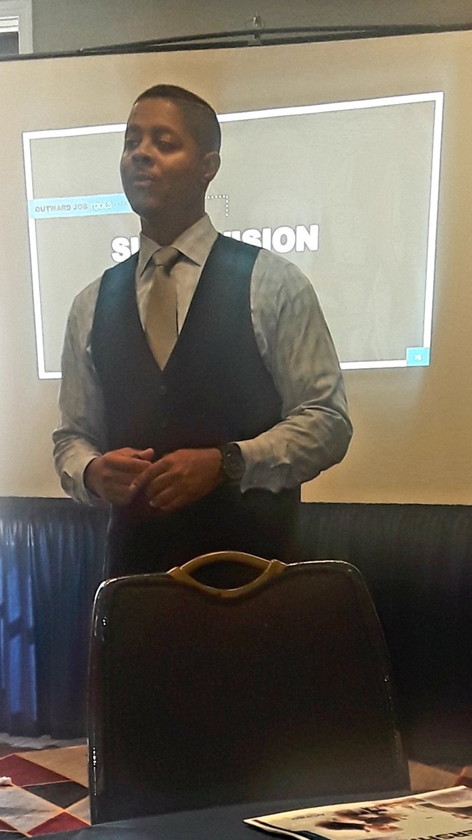 aglenn_stem's tweet photo. If you enjoyed Leadersship.and Self Deception you'll APPRECIATE this session with Damon Jones  #NAPLC2019 Lifelong learner #PGCPSproud https://t.co/F3PIfGlP3d
