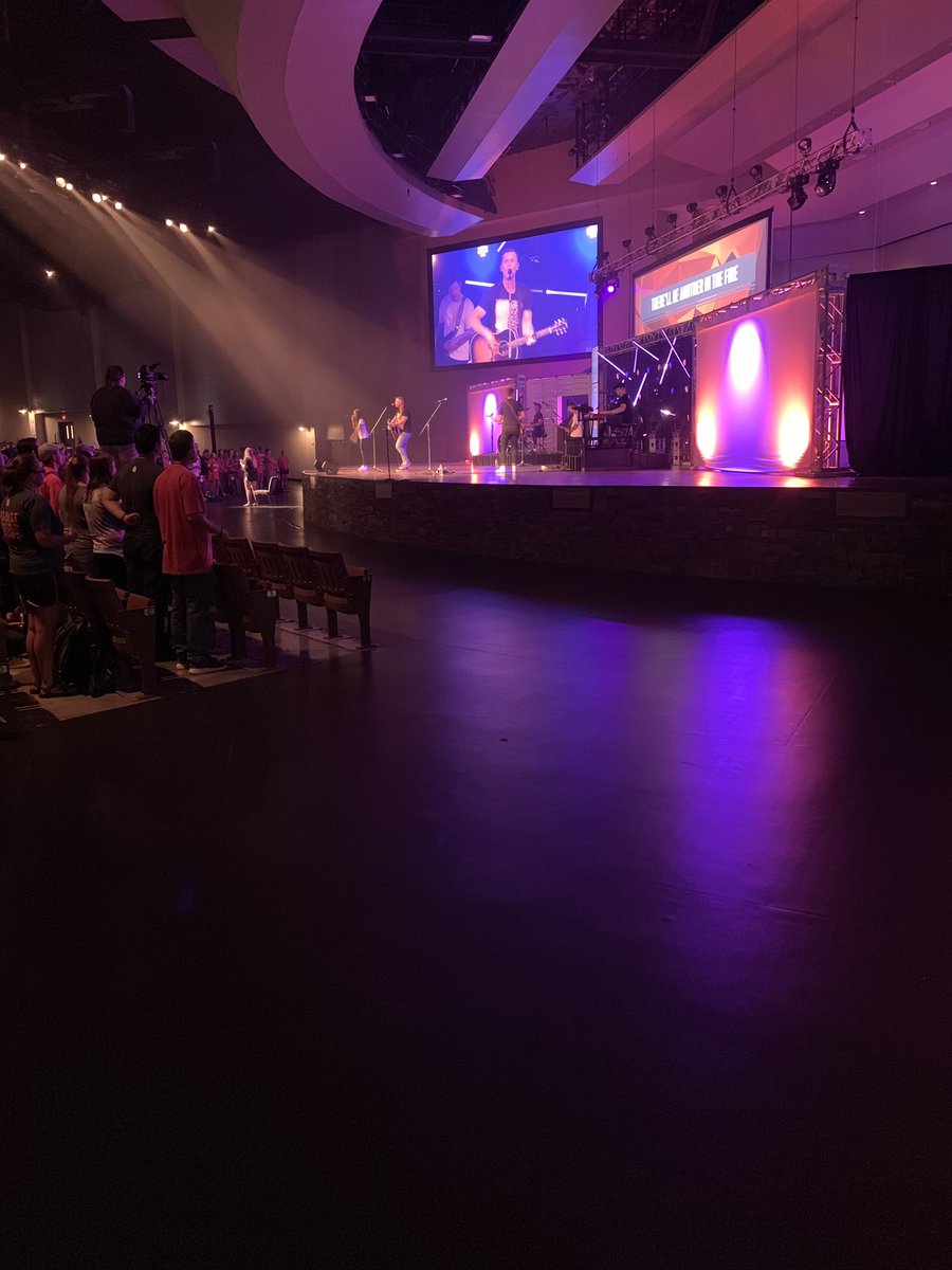fbcWford_U's tweet photo. These 3 days at #CollegiateWeek19 have been 🔥 https://t.co/NdaB7PB3jg