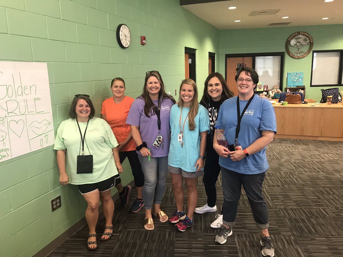 Rodgers1Wendy's tweet photo. EES staff brainstorming Family Engagement strategies - ❤️ our school! We will #EngageEncourageEmpower &amp; in ‘19-20 go #BeyondOurselves b/c we’re #BaldwinProud @BreazealeJenny @HopeZeanah @BCBESuper https://t.co/OU0cBOW5lm