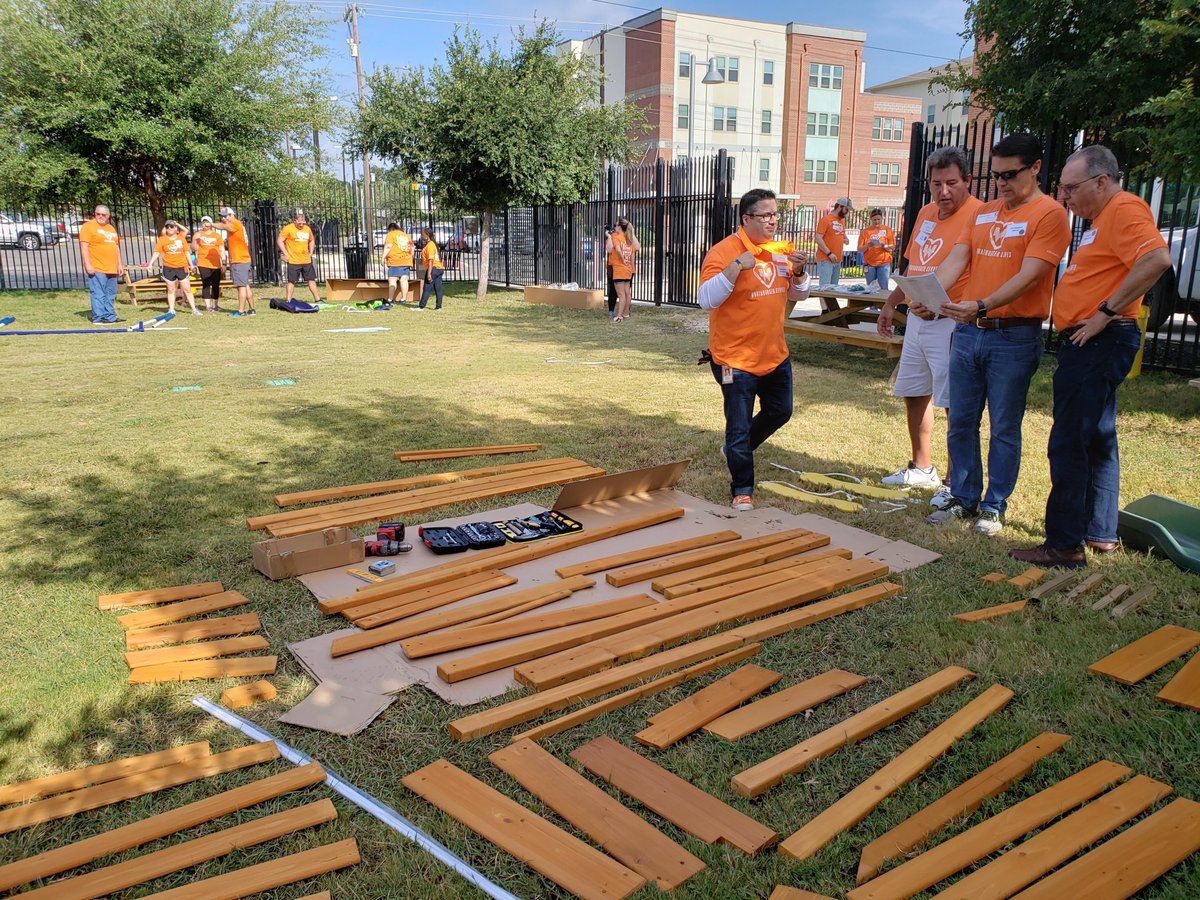 HavenForHope's tweet photo. #OrangeSpiritWeek is in full swing here at #HavenforHope!
80 #volunteers from @Whataburger are helping around campus today in celebration of Whataburger's 69th birtday, and as a part of Whataburger's second annual Orange Spirit Week! Thank you all for your hard work, and service! https://t.co/u1egCmAL4d