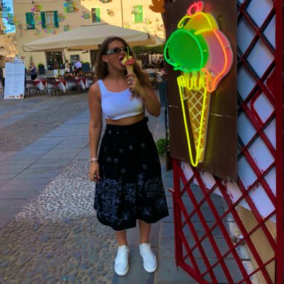 katyavivaldi's tweet photo. Lick me till ice cream 🍦#italyedition https://t.co/yLE9BNY5Ro