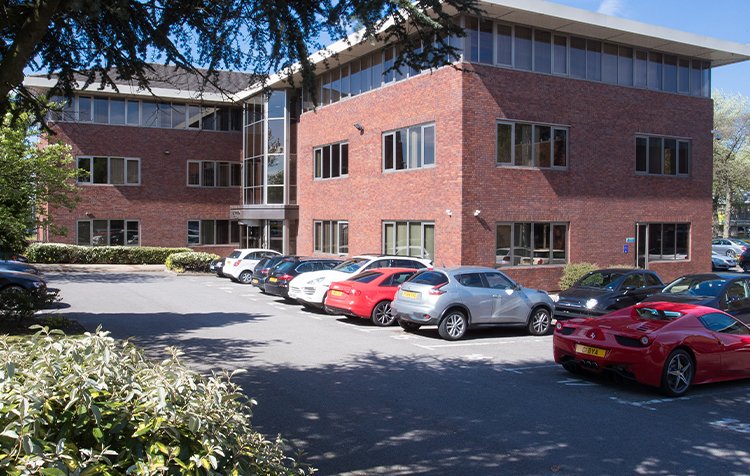 maccmb's tweet photo. Delighted to announce that Macclesfield based recruitment company @synergycheshire have moved into @Orbit_UK's Beechfield House! https://t.co/lHugclKXIv #Macclesfield #business #recruitment #commercialproperty #newbusiness https://t.co/JjnlZIe2ha