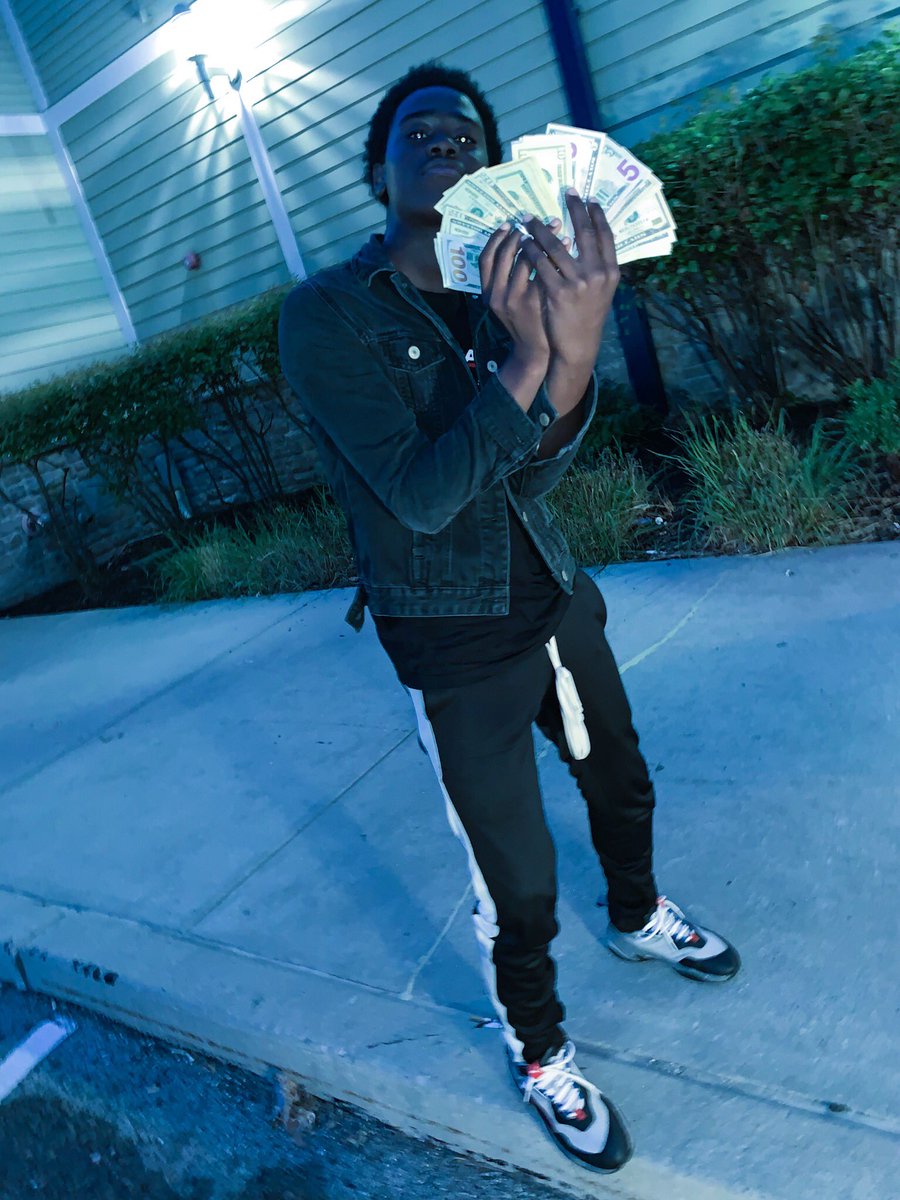 Norfsideprince's tweet photo. A young Nigga Made It To See 18!🥳💕 X Niggas Dont Do That Out here X they thought I’d be dead or booked🤣🤣 PS: I Aint robbed Nobody in a Wholee year🙅🏾♂️🤝 X And I’m Having it my way‼️💯🤝 #NSPDAY https://t.co/QItFrdNqcW