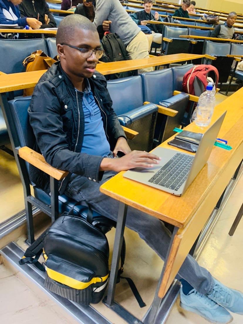 Collen_Malatji3's tweet photo. It is important that as young people we arm ourselves with education and research. We must equip ourselves so that we can contribute to the knowledge production and betterment of our country. https://t.co/M8Lm4pTXoU