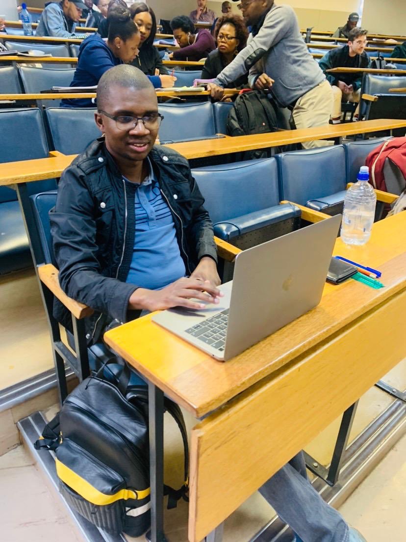 Collen_Malatji3's tweet photo. It is important that as young people we arm ourselves with education and research. We must equip ourselves so that we can contribute to the knowledge production and betterment of our country. https://t.co/M8Lm4pTXoU