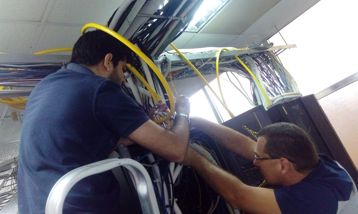 tispaixp's tweet photo. Installation setup on tix #KeepingLocalTrafficLocal #Tanzaniapeering #TIX #TISPA https://t.co/Q0L4FxzbYz