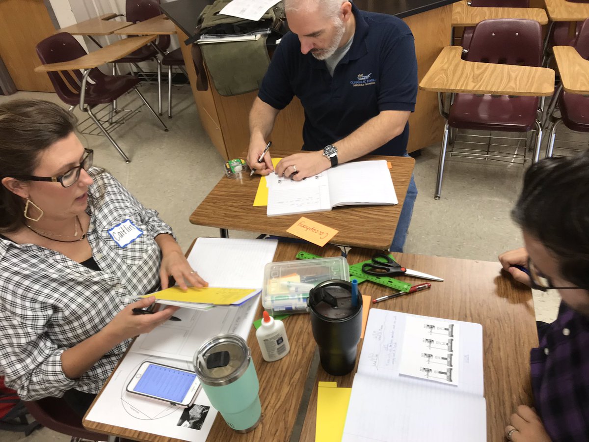 LisaNiemuth's tweet photo. Teachers using WIS/WIM and learning new ways to use them in class. #comalu19 @ComalScience @hanna_schramm @DavissonDustin @SKinginComal https://t.co/liJReV5TTw