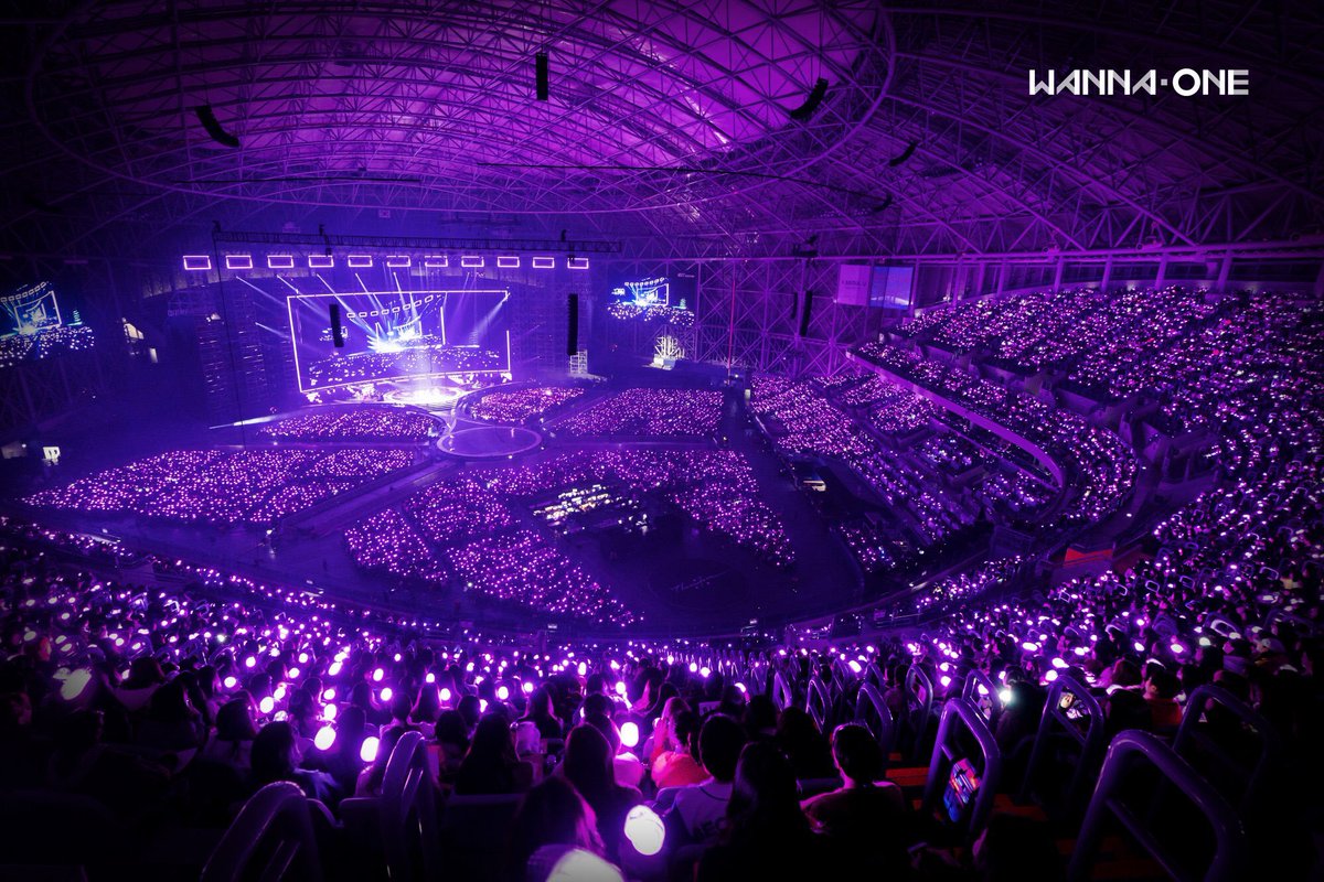 Ddae0129's tweet photo. Therefore, We Are One ❤
#우리워너원_이주년_축하해
#TwoYearsWithWannaOne
#WANNAONE  #워너원 https://t.co/LCVzz3mQyc