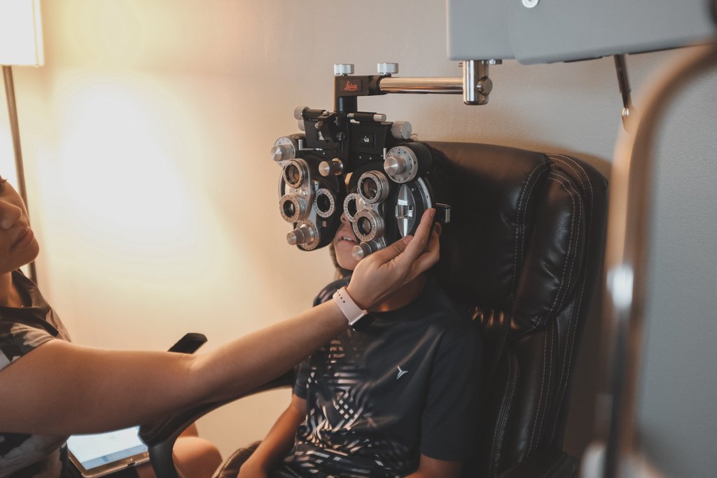 huntervision's tweet photo. Appropriate vision testing at an early age is vital to insure your child has the visual skills he or she needs to perform well in school. Schedule your Childs exam today! We have a caring team ready to help your child have his or her best year yet! Call (407) 385-1620! #vision https://t.co/DlYLGu69lU