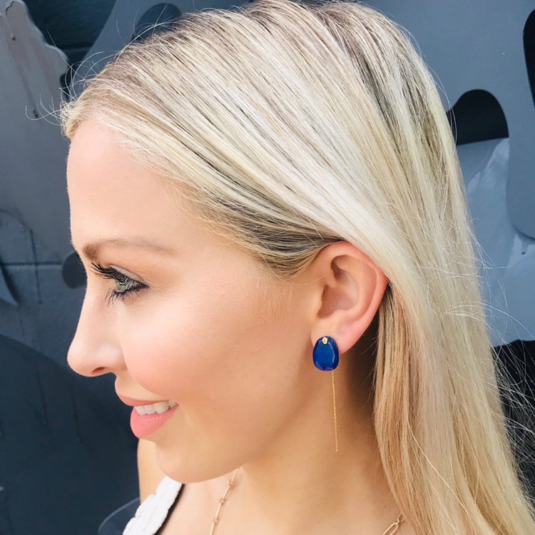 LindysJewelry's tweet photo. We're loving the electric blue of our @monaka_jewellery #lapislazuli #singlestud on @saxbycaroline. A #hotgirlsummer in deed. #lovelindys
#earringswelove #toocool #gemstone #alternativeearrings #summerstyle #OOTD #eargasm #lindysjewelry #coolstores #glowhard #jewelryobsessed 💦 https://t.co/n57kIDhyAp