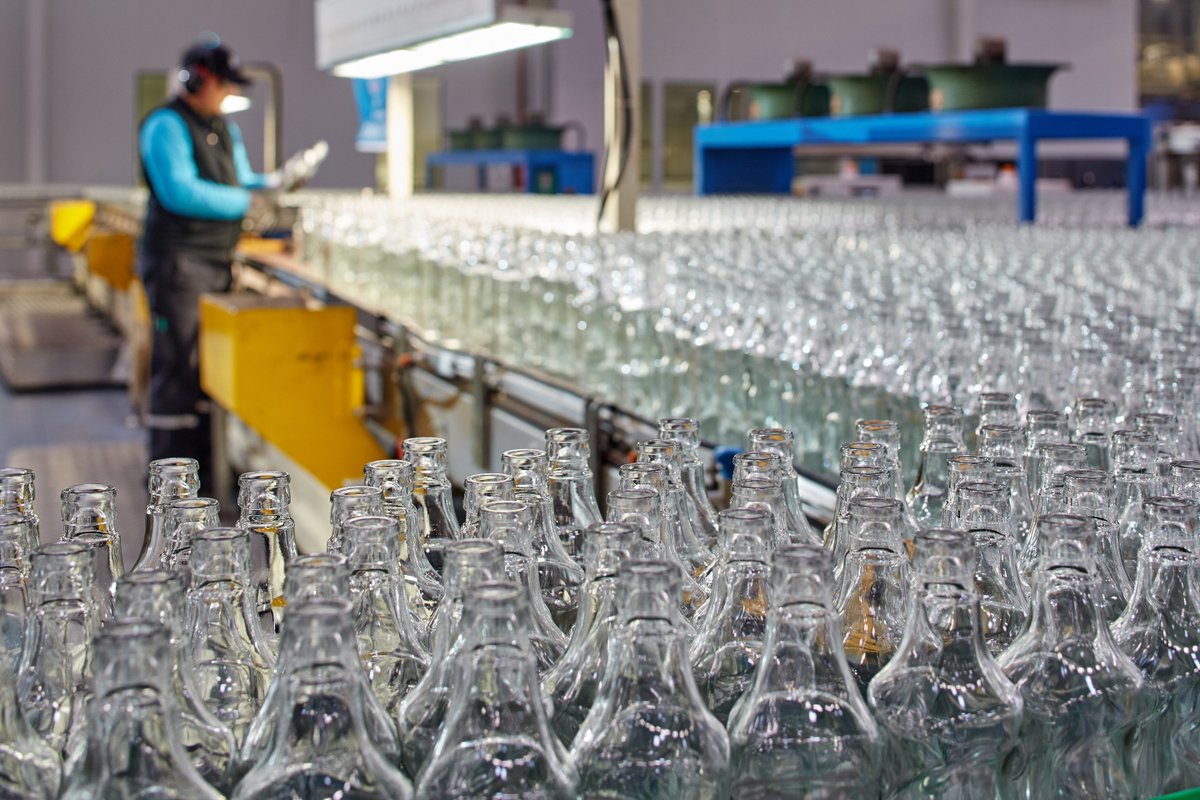 Glass_Int's tweet image. This week's #newsltter includes stories from @TSCFAS, #Emhart, @IrisInspection, #Forglass, @UN, @VRMT1 and #GlassTrend.
Read it here: bit.ly/2M6y8KX
#glass #firstwiththenews #digitalmanufacturing