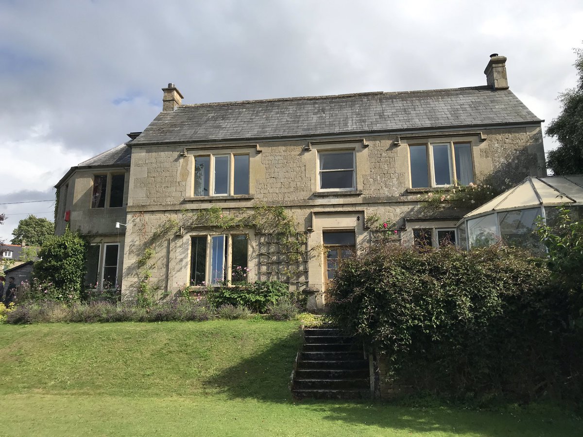 123_M_K's tweet photo. My bed for the night! On a residential retreat with @ACHintegrates tenants at the beautiful Hill House Retreat! Two days staying in a countryside manor enjoying the magic of fresh air. Did I mention I love my job? #wellbeing #rethinkingrefugee https://t.co/zm0OUnG7bj